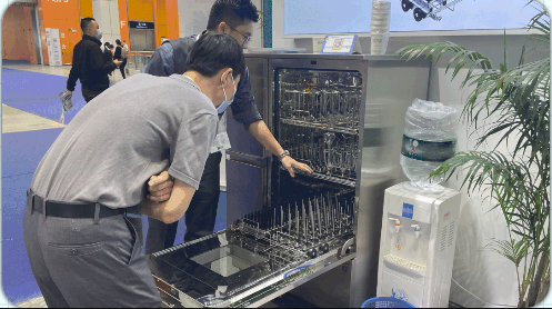 還有不了解實(shí)驗室全自動(dòng)洗瓶機結構和操作的，看這里