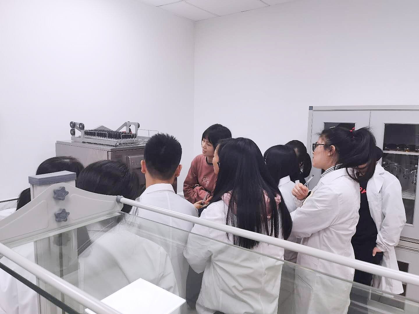實(shí)驗室洗瓶機，管家般的瓶皿清洗烘干解決方案